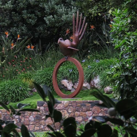 fantail-sculpture-nov-2105.jpg