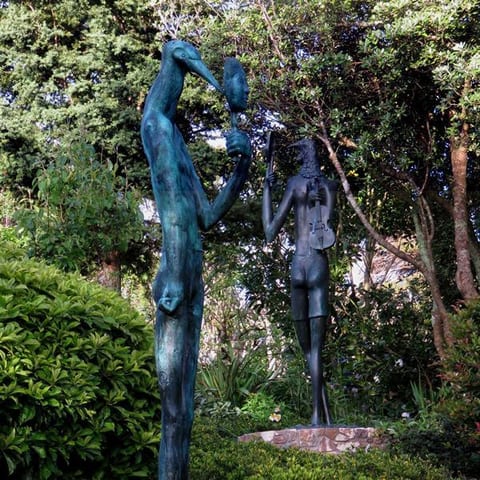 i-am-a-tui-sculpture-dec-2105.jpg